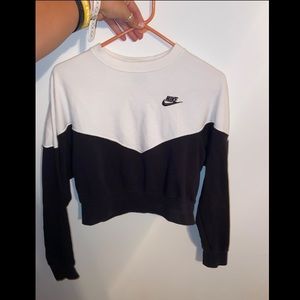 cropped nike crew neck